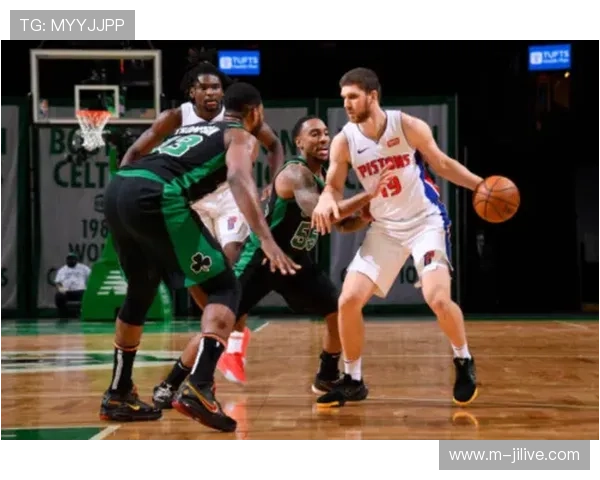 活塞连胜背后的数据分析:球队攻防效率显著提升 活塞连胜背后的数据分析:球队攻防效率显著提升