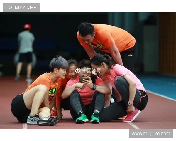 幕后英雄:体能教练团队科学训练方案获球员好评 幕后英雄:体能教练团队科学训练方案获球员好评