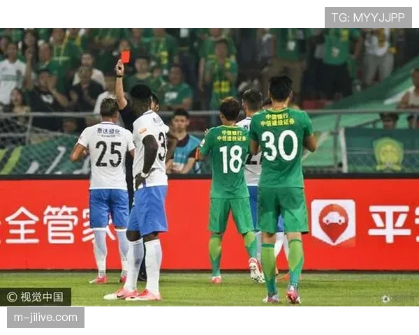 现场：都灵德比火药味十足，上半场双方共领到四张黄牌